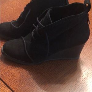 SO black suede women’s size 10 wedge.